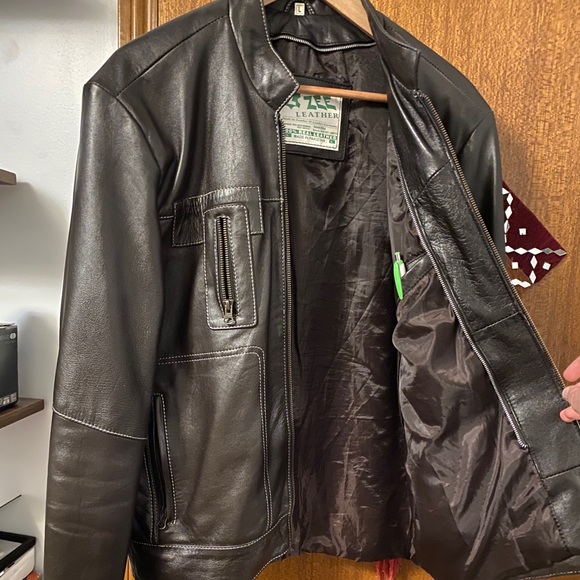Men’s Brown Leather Moto Jacket - Picture 4 of 9